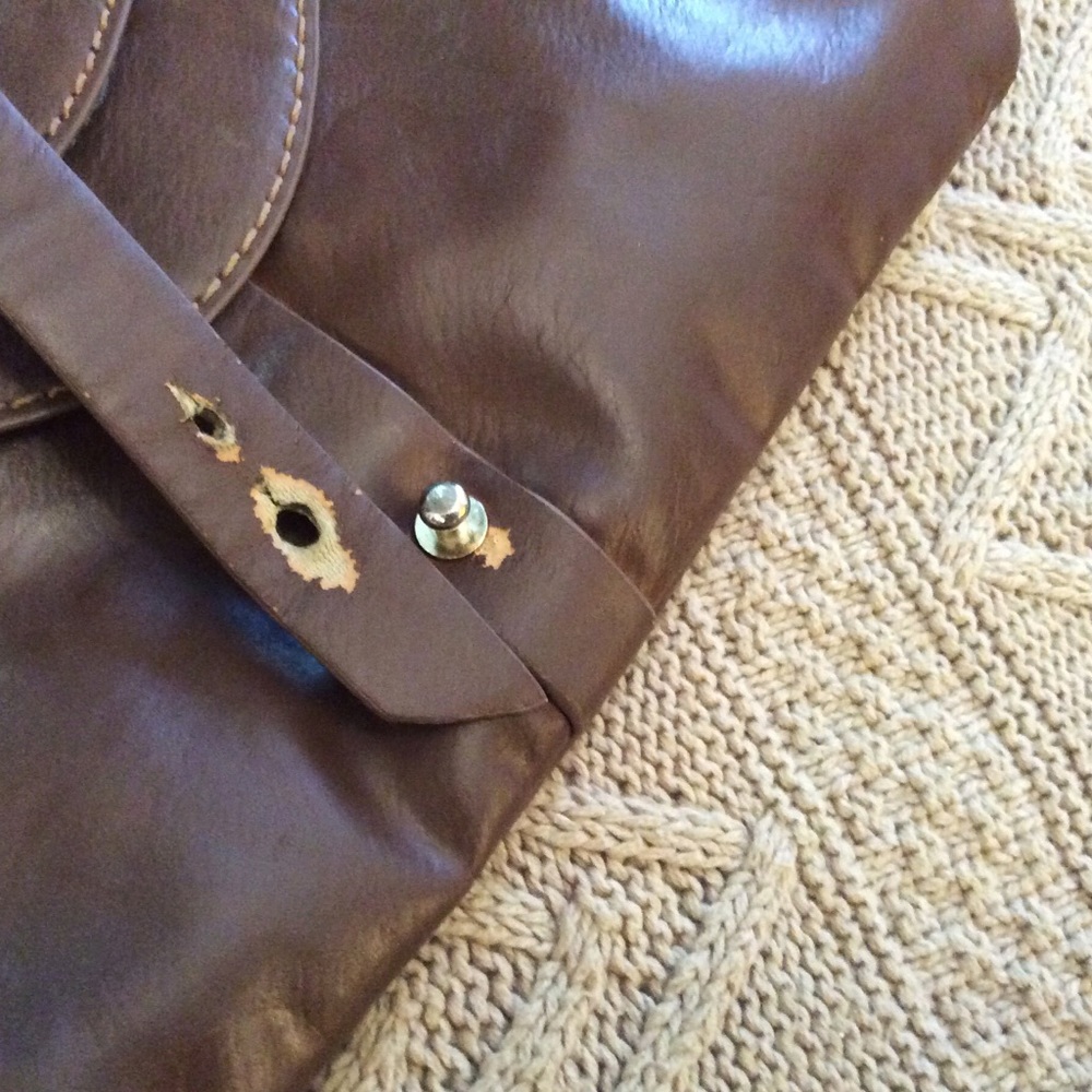Free with $15 purchase.  Big Buddha Cross body/wristlet/clutch - Picture 7 of 8